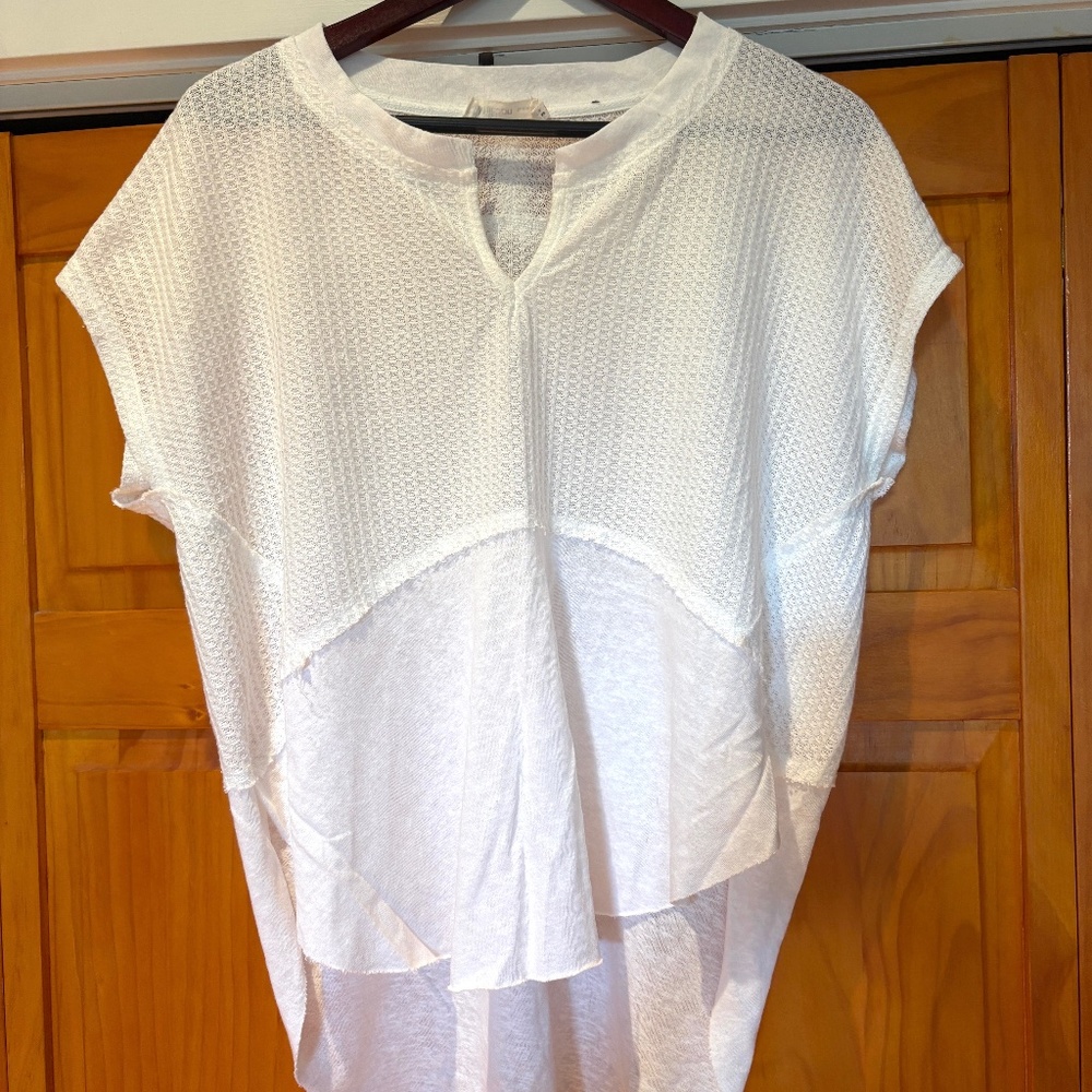 Millibon White Sleeveless High Low Shirt in White Size Medium USA